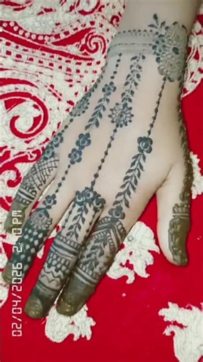 👉 Please like 👍, share 💖 and subscribe 🔔 for more beautiful mehndi designs! #shorts