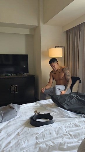 1.1M views · 10K reactions | Yan ang type ko, yung sumasayaw habang nag bibihis 藍藍藍 | Mosh Cruz | Facebook