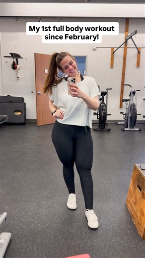 I was nervous going into this workout… and for good reason. 🙈 I hadn’t done a full body workout in over 6 months. But my trainer @rachelnicolegould met me right where I’m at, helping me rebuild strength and endurance in a supportive, healthy way. I’m so grateful to have her guidance through this process! Here’s what we did for my first workout back: 🔥 Warm-Up Activations: • Shoulder band pulls • TRX high low rows 🤸 Mobility Work: • Leg kicks • World’s Greatest stretch • Squat rocks • Forward 