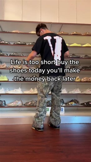 Facts💯 #swapz #houston #sneakers #sneakeraddict #hypebeast #vlone #supreme #bape #shopping #facts #relatable