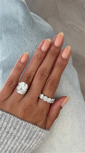 Lauren B | Sweater weather is upon us! 🧶 Styles LR-427 & WB0585 | Instagram