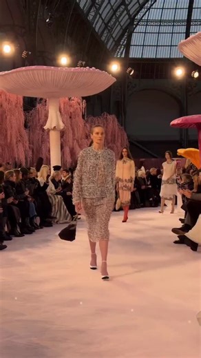 Spring Summer 2026 Haute Couture Matthieu Blazy for CHANEL. A debut written in air and movement. For his first haute couture collection, Matthieu Blazy reimagines Chanel’s timeless codes through weightless silhouettes, sheer layers, and poetic precision. From the iconic tweed reborn in silk chiffon to a dreamlike transformation where women take flight, this is couture designed to be lived — and to soar. | Hooks Magazine