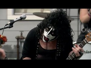 MINIKISS on The George Lopez Show