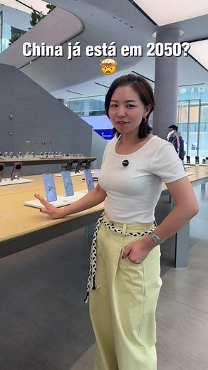 Era para ser um celular de 2026 🤯 Quem vem comigo à China em julho? Comente Intercâmbio para saber mais 🇨🇳 #Celular #huawei #tecnolgoia #China #shenzhen