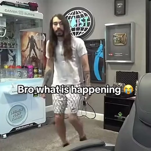 Moist Critical Dance Moves Showcase