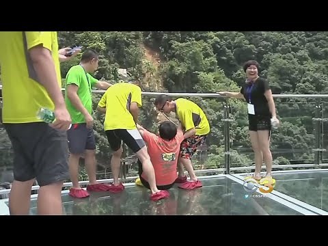 China Opens New, Thrilling Glass Bridge