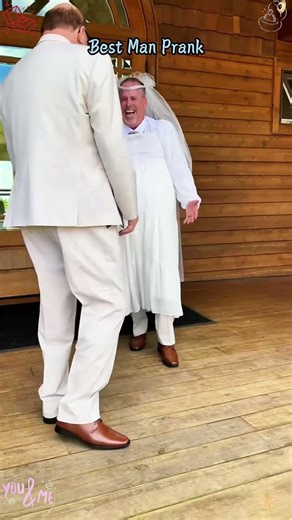 When the Best Man pranked the Groom by putting on a wedding dress! 😂#BestManPrank #weddingprank