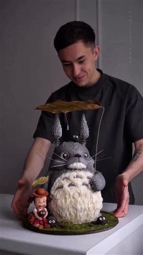 Learn to Make a My Neighbor Totoro Cake