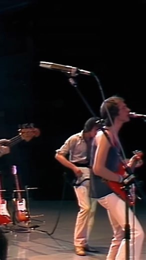 Dire Straits performing 'Lions', live on the French TV show Chorus, on the 14th October 1978. | Dire Straits/Mark Knopfler finest