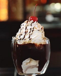 Today's forecast includes a 100% chance of drizzle... chocolate drizzle. 🌧️🍫 | The Cheesecake Factory