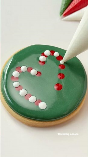 Easy Candy Cane Cookie 🎄 recipes and Cutters link in bio #cookiedecorating #satisfying #christmas