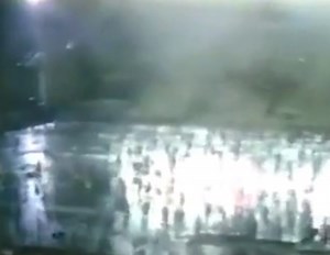 🏈⭐️On July 23, 1976 the final Chicago College All-Star Game took place at Soldier Field. During a torrential downpour and despite featuring star players such as Chuck Muncie, Mike Pruitt, Lee Roy Selmon, and Jackie Slater, the all-stars were hopelessly outmatched by the Pittsburgh Steelers, winners of consecutive Super Bowls (IX, X). With 1:22 remaining in the 3rd quarter and the Steelers leading 24–0, high winds and lightning prompted all-stars coach Ara Parseghian to call for a time out. Fans