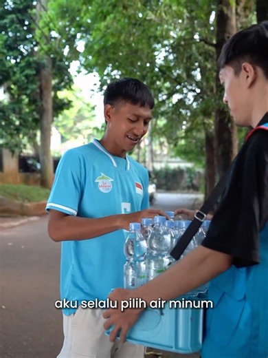 Le Minerale ada segelnya, jadi lebih higienis dan gak takut kena debu meskipun belinya di luar😉