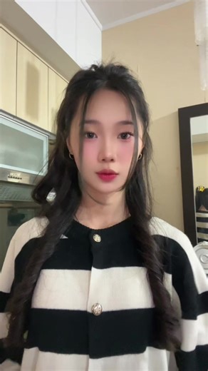 llingg🐙 (@lingg.jie)’s videos with EEEE A - dia