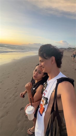 Marcelldarwin on Instagram: "Kata doi ini lagunya Katon Bagaskara judulnya KUTA! Gw sih gak percaya!"