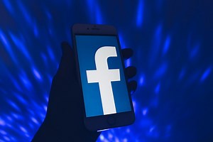 En Facebook continúan los anuncios fraudulentos de presuntos tratamientos contra cáncer, según MIT Technology Review