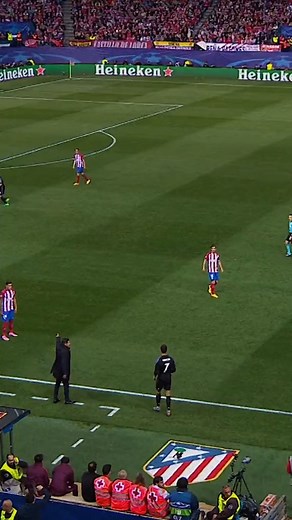 Benzemaaaaaaa 🥵#football #soccer #thethaomoingay #footballfunny #bongdadep #bongdalive #footballseason #thethao24h #bongda24h | Bóng đá 24h