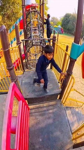 Playground slide poV#Parkour #speedruning #freerun #park #fun#parkourlife #youtubeshortsvideo