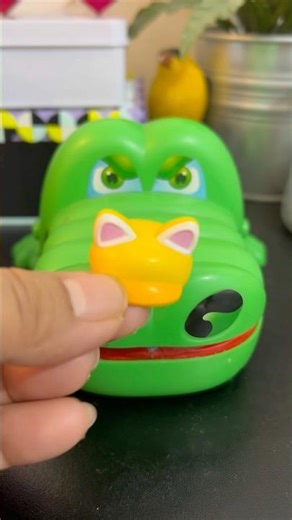 Angry crocodile eating Mario hot cat#mario #asmrsounds #satisfying #viralshort #shortvideo