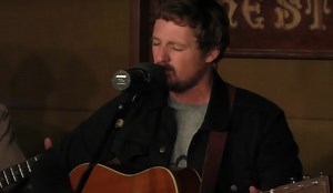 Sturgill Simpson performs bluegrass version of "Life of Sin" on Fallon: Watch