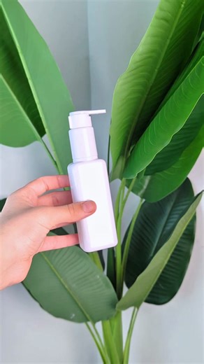 Elbana Company on Instagram‎: "🫧 Cream Pump Bottle – 100ml. ✔️ بلاستيك عالي الجودة ✔️ بمب كريم للتحكم في الكمية بدقة ✔️ ألوان البمب: أبيض – أسود – فضي/أبيض ✔️ متوفرة بألوان متعددة للعبوة ✔️ جاهزة للطباعة والتخصيص حسب هوية البراند ⚡️ مثالية لتعبئة: – كريمات – سيرم – منتجات سائلة متنوعة ⚠️ المنتج عبارة عن عبوة فارغة مخصصة للشركات والمصانع والعلامات التجارية. 📩 اطلب الآن أو اطلب الكاتالوج مباشرة عبر واتساب: 👉 wa.me/+201070928608 📍 الموقع: https://tagme.me/elbana-for-cosmetics-packages 💎 Elbana