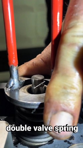 545K views · 2.7K reactions | #fblifestyle #car #mechanic #tutorial double valve spring installation Mechatronics Tyronn | Mechatronics Tyronn | Facebook