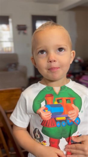 Breck loves helping momma and Bridgie fold the laundry! BUT then Braelyn things she needs to cook dinner at the END! 👔 | Plant Based Gabriel