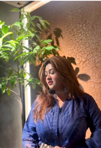 Exploring Royal Blue: A Fashion Statement and Mood