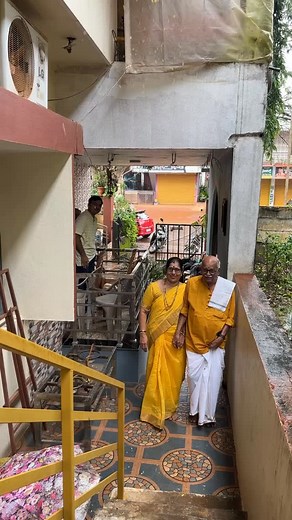 Welcoming couple with flowers ❤️ #coupleentry #welcome #flowers #love #haldiceremony #instagram #weddinganniversary | Sheetal Prabhu