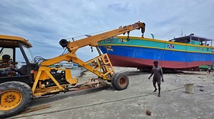 New Fishing Boat Launch into The Sea | புது படகை கடலில் இறக்கும் காட்சி #sealife #seaside | Muthunagar meenavan 1