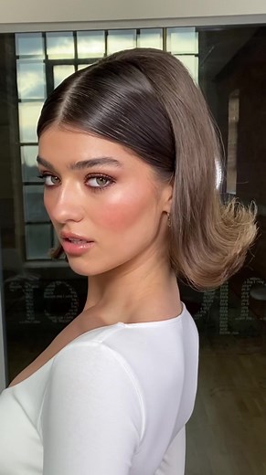 How to Create a 60’s Hair Look: Step-by-Step Tutorial