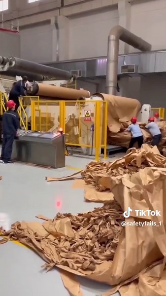 Emergency Shut Down Lacks Lockout Procedures🤯... #safetyfails #sensorisafety #safety #safetyfirst #construction #manufacturing #manufacturer #work #worklife #working #fails #fail #lockouttagout #osha