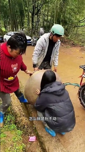 Heartwarming moment#kindness #inspiration #helpothers #viral #rescue