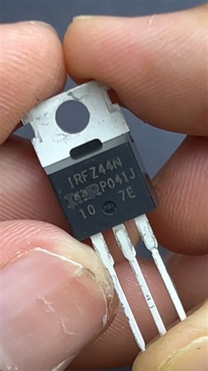 Amazing LED chaser #electronics #circuits #LED | Intion