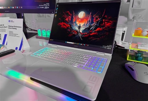 Hands-On HP Omen Max 16: First Arrow Lake HX Gaming Laptop With RTX 5090