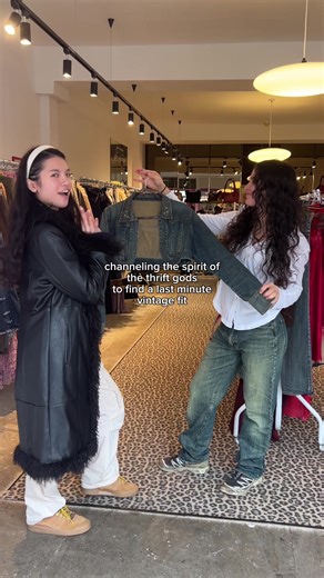 what do you think of the outfit??💋 gotta lock in at the vintage shop🫶 find us at 217 portobello road, london📍 #y2kvintage #thrifting #london #nottinghill #vintageshop vintage thrifting nottinghill y2kvintage portobello road what to wear outfit inspo