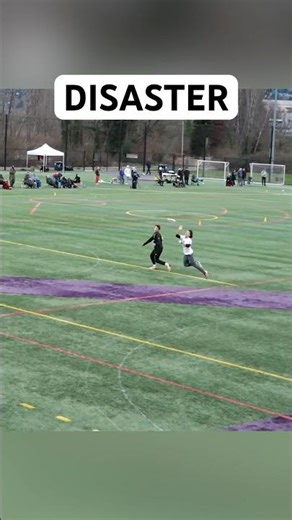 You’ve never seen an ultimate frisbee play quite like this one 😬