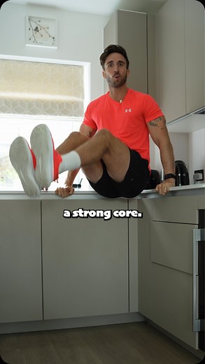 James Stirling - HOME WORKOUTS 💪🏻 on Instagram: "How to actually build a strong core 💯 ✔️To build core strength you need to focus on different movement patterns 1️⃣Anti-extension The goal is to resist overextension of the lumbar spine. One of my favourite here is stir the pot. 2️⃣Anti-lateral flexion For these exercises, the goal is to resist flexing from the side. OH Single Arm Farmers Carry or a side plank 3️⃣Anti-rotation Here we resist rotation through the midsection. A renegade row is a 