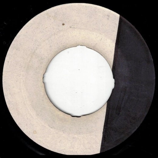 TOP CLASS REVIVE VOCAL GENE RONDO " PRISONER OF LOVE / HOW MANY TIMES " ON ORIGINAL UK TEST PRESS FOR SALE ! SAME HORNS LINE AS ON ALTON ELLIS "BREAKING UP" COPY PLAYS VG 35€ dm if interested ! #reggae #reggaevocal #generondo #revival #bigtune | Jamaica Underground Records