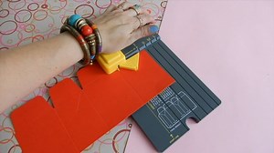 🎁 Cómo usar las Tablas Punch Board para hacer 3 diseños de cajitas diferentes Cómo usarlas combinadas ➡️ https://bit.ly/2VWswGX . 🙋🏼Sigue mi Canal: www.YouTube.com/ChuladasCreativas 🛒 la puedes encontrar en México en las papelerías Lumen, si eres de otro país las encuentras en Amazon o Mercado Libre #PunchBoard #WeRMemoryKeppers | Chuladas Creativas