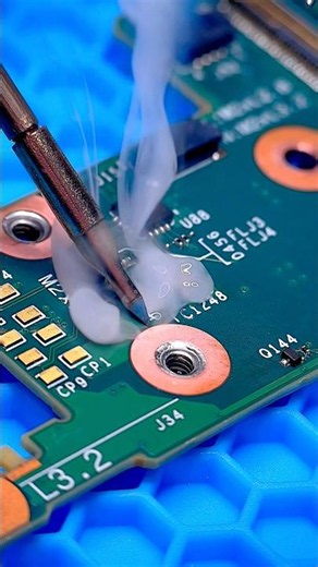Lenovo ThinkPad X1 USB Port Repair ⚡ | Shorted Capacitor Replacement #lenovo #repair #electronics