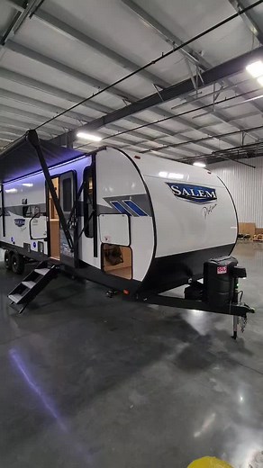 RV Tour 2023 Salem 31KQBTS travel trailer at Couchs RV Nation. #rv #travellife #caravan #rvlife #rvlifestyle #camp #camper #Salem #forestriverrv #karavan #vacation #family