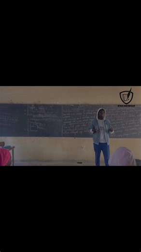 🎵💫 Quand une voix mène et que tout le club chante à l’unisson… l’un de nos membres a interprété “Perfect” d’Ed Sheeran, accompagné en chœur par tous les autres membres. Des voix unies, une belle énergie et une ambiance magique… c’était tout simplement magnifique 💙🎤 #djindaenglishclub #englishclub #edsheeran #goodvibes #perfect