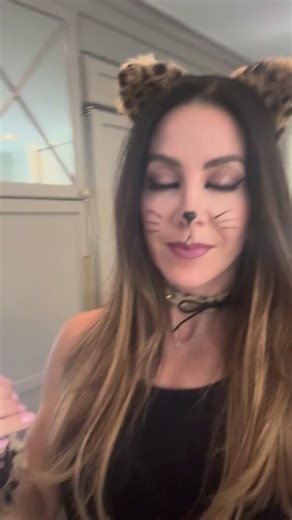 Halloween candy swap for healthier choices! @yumearth @smartsweets @unreal.snacks Healthy candy | Jody's FitLife