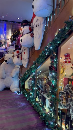 Friday dinner at @viscountsdungannon | Gerard Butler Dance