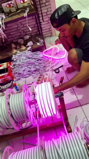 Cara Pasang Lampu Neon Flex untuk Kamar Estetik