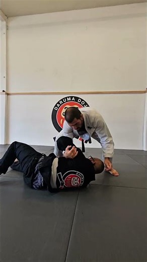 Learn Arm Bar from Knee on Belly | BJJ Submission Tutorial | Daruma Dojo | Brazilian Jiu-Jitsu