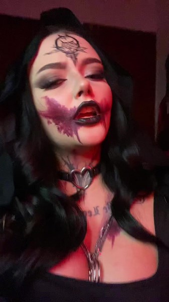 Lady Dimitrescu Cosplay Makeup Tutorial | Halloween Villager Resident Evil Edit