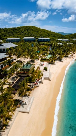 This doesn’t look like China… 🌴✨ Would you visit? 👇 #travel #china #sanya #hainan