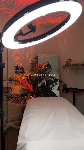 Creating a Relaxing Esthetician Room: Small Spa Decor Ideas